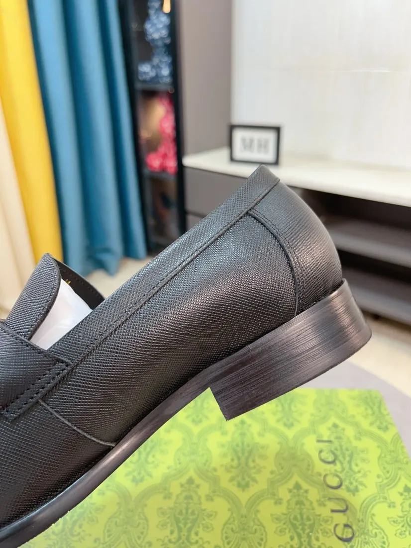 Men's shoes 💰500🌹🌹[GUCCI Gucci] A new style of formal men's leather shoes is coming ~ The original quality upper is made of Italian cowhide➕The leather is soft and delicate, comfortable and soft. The top layer of genuine leather, rubber wear-resistant outsole, the shoe shape is dignified and domineering, and the luxury charm is not concealed! The natural and free nouveau riche leads the trend. Code number: 38-44